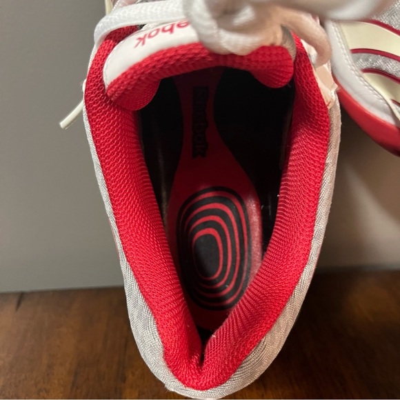 Reebok Womens Shoes Easy Tone
size 8.5.
Toning sneaker. Red, white with gray - Picture 10 of 12